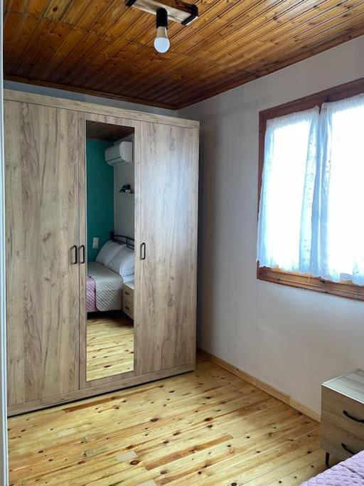 Politis' Wooden House Apartman Vaszilikí Kültér fotó
