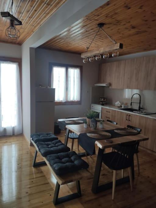 Politis' Wooden House Apartman Vaszilikí Kültér fotó